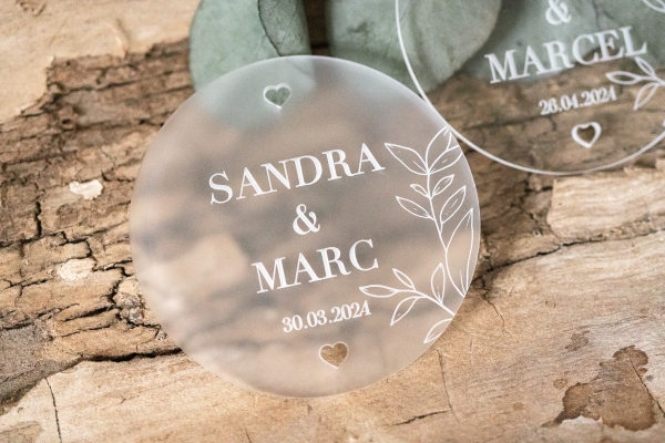 Anhänger aus Acryl / Hochzeit / Brautpaar - personalisiert -